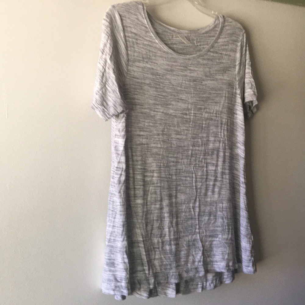 Old Navy luxe t-shirt, worn once! Size S.